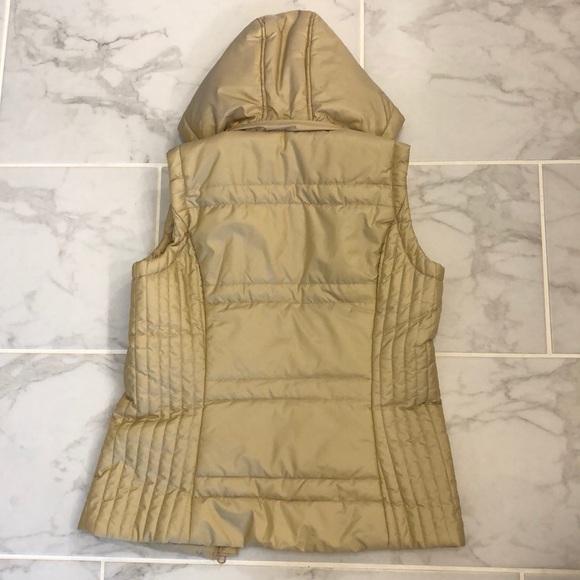 {New York and Company} Gold Puffer Vest - Picture 4 of 4